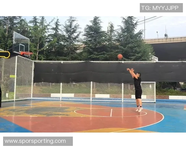 高效投球技巧:如何让球更具威胁