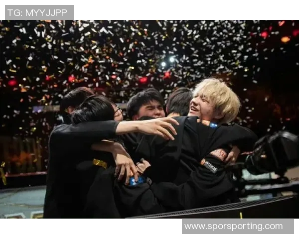 FPX战队崛起之路：解析其在英雄联盟中的强大实力与团队协作